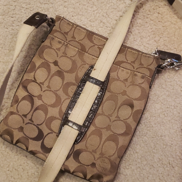 Coach crossbody bag. - Picture 4 of 5